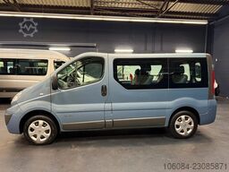 RENAULT Trafic 9 Sitze Klima 2.Hand PDC NAVI R-CAM AHK