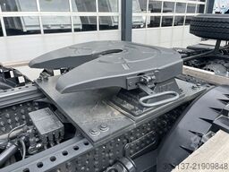 Mercedes-Benz Arocs 4058 AS 6x6 Tractor Head 180T Push Pull E...