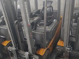 Jungheinrich EFG320 no battery ( 3 st paket )