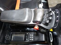 HYUNDAI 18BT-9U  UVV Neu  4,25m Hubh 1680kg Ladegerät