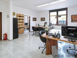 HYUNDAI 18BT-9U  UVV Neu  4,25m Hubh 1680kg Ladegerät