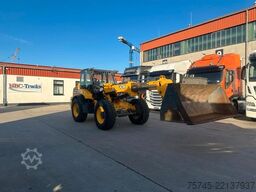 JCB TM 320 T4F * AGRI * Q-FIT * 40Km/h * VOLLGUMMI *