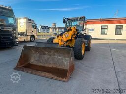 JCB TM 320 T4F * AGRI * Q-FIT * 40Km/h * VOLLGUMMI *