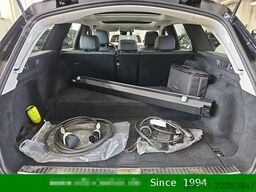 MERCEDES-BENZ E 300 de 4Matic T-Modell Burmester Pano Head-UP