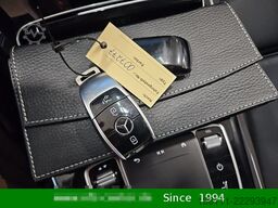 MERCEDES-BENZ E 300 de 4Matic T-Modell Burmester Pano Head-UP
