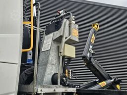 Volvo FMX 460 8x4*4 / HMF Z KRAAN + HYVA LIFT