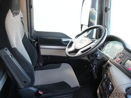 MAN TGX 26.460 6x2 tractor unit 674.600km