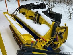 Multihog Kombi-Schneepflug+Kehrwalze