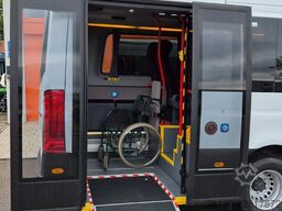 MERCEDES-BENZ Sprinter 517 Heckniederflur Vorlauffahrzeug