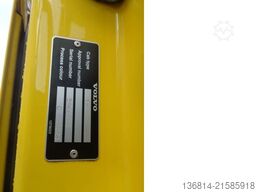 VOLVO FH460 verstellbare Sattelkupplung 2x Tank