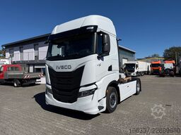 IVECO S-WAY AS440S58 T/FP mit ADR Intarder