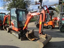 Kubota KX 019-4 mit hydraul. Schnellwechsler + 3 Löffel