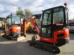 Kubota KX 019-4 mit hydraul. Schnellwechsler + 3 Löffel