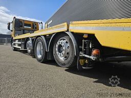 Iveco AD320S42 8x2 / WINCH / RETARDER