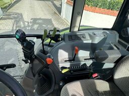 Claas Axos 310 mit Frontlader FL80