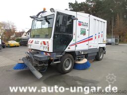 Dulevo 5000 Evolution mit Frontbesen 4-Rad-Lenk