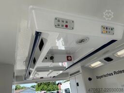 MERCEDES-BENZ Sprinter 519 / 4x4 / RTW / WAS / Trage