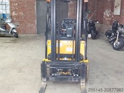 HYUNDAI 18BT-9U  UVV  4,25m Hubh 1680kg Ladegerät