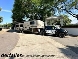 Nissan Navara mit Wohnauflieger Evergreen