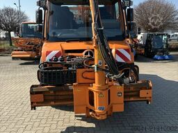 Mercedes-Benz Unimog U 318