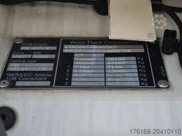 VOLVO FH 460 Globetrotter XL i-Save SideSkirts