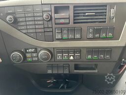 Volvo FH 13.420 Globetrotter 4x2, ADR (EXII, EXIII, F...