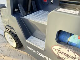 Combilift CB4000 GAS TRIPLEX 5200 POSITIONER