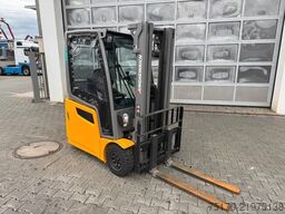Jungheinrich EFG 215 / Triplex: 4.25m! / SS / 4.168h / 2024