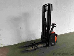 Toyota SWE140L - TRIPLEX - nur 164 Stunden !!!