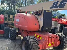 JLG 800AJ
