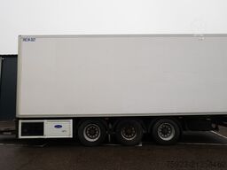 Groenewegen 3 Axle frigo trailer with CARRIER SUPRA 950 MT