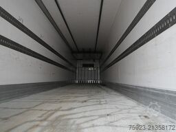 LAMBERET 3 Axle frigo trailer with CARRIER VECTOR 1950 MT