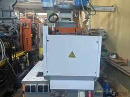 Chen Hsong JetMaster 88-MK6 mit dem Roboter