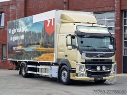 Volvo FM 370 Globetrotter 4x2 - Buggsbygg box with si...