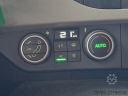 Volvo FM 370 Globetrotter 4x2 - Buggsbygg box with si...