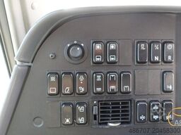 MERCEDES-BENZ Tourismo 52 Sitze EURO 6