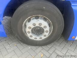 MAN TGX | Lifting axle | Steering axles | Retarder ...