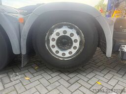 MAN TGX | Lifting axle | Steering axles | Retarder ...