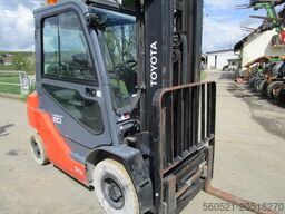 Toyota 06-8FG20F - GAS Triplex-FH 6,5m - Zinkenversteller