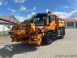 UNIMOG U 423 / Mähausstattung Dücker / Salzstreuer