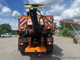 UNIMOG U 423 / Mähausstattung Dücker / Salzstreuer