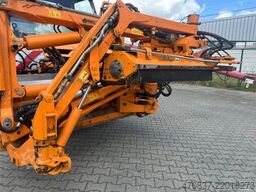 UNIMOG U 423 / Mähausstattung Dücker / Salzstreuer