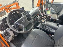 UNIMOG U 423 / Mähausstattung Dücker / Salzstreuer