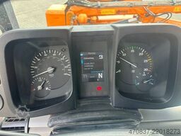 UNIMOG U 423 / Mähausstattung Dücker / Salzstreuer