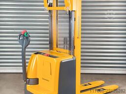 Jungheinrich EJC 212 - Triplex 4.3m - 1.025 Std. - Batterie Neu
