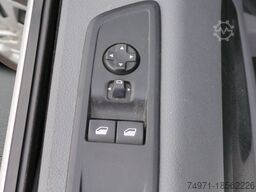 Opel Vivaro Kombi D 2.0 L3 Temp AHK Klima Navi PDC BT