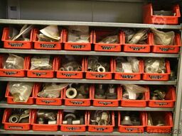 Niederberger mit Ersatzteilen für Werkzeugbau