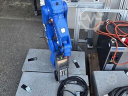Yaskawa MOTOMAN GP8 YR-1-06VX8-A00