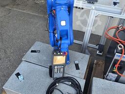 Yaskawa MOTOMAN GP8 YR-1-06VX8-A00