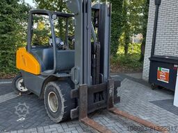 Jungheinrich DFG5  45 5OOO KG  3-Delige mast. Perkins motor